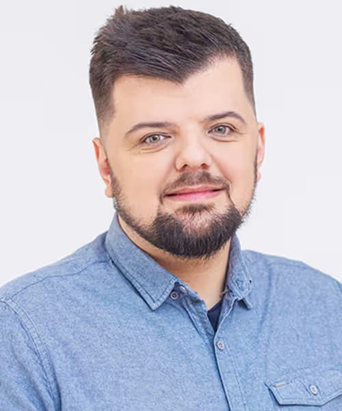 Kacper Mydłowski prowadzący kurs SkumajBazy